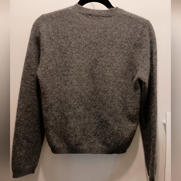 J. Crew, V neck, lambs wool sweater. Size small - Picture 3 of 3